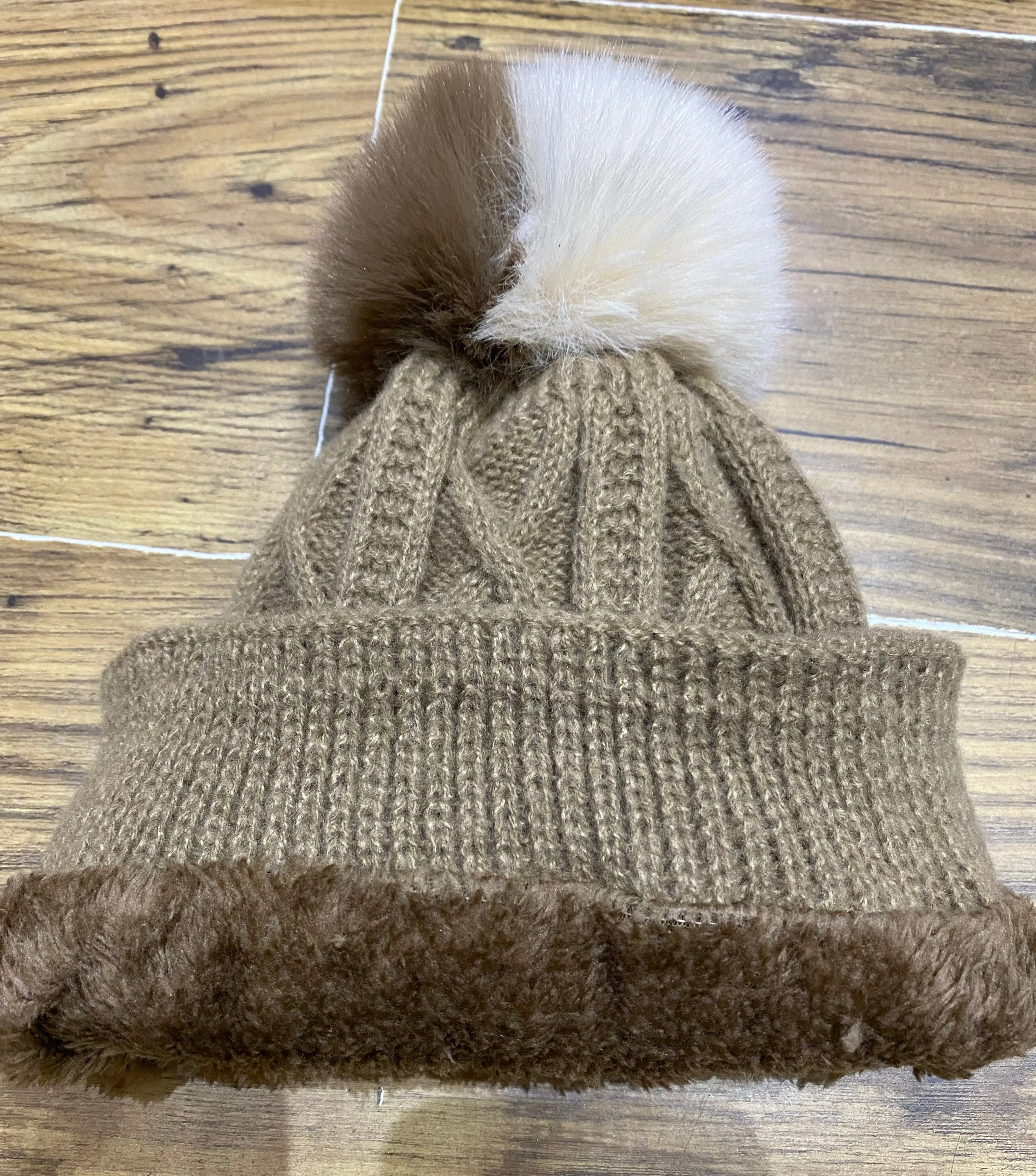 Cable Knit Two Tone Pom Pom Hat With Fleece Lining (5 Colours)