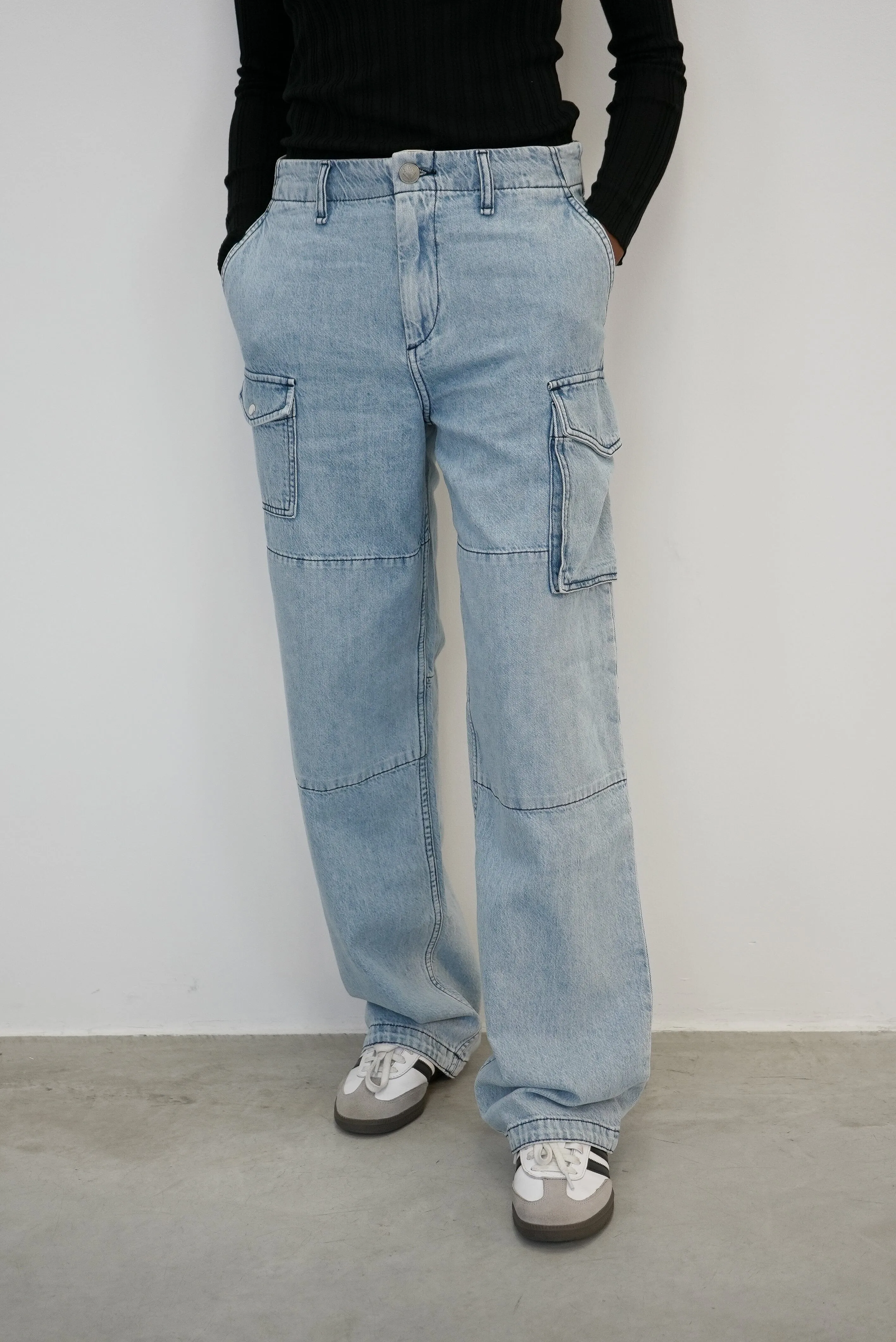 NORA RELAXED FIT MID RISE CARGO JEANS