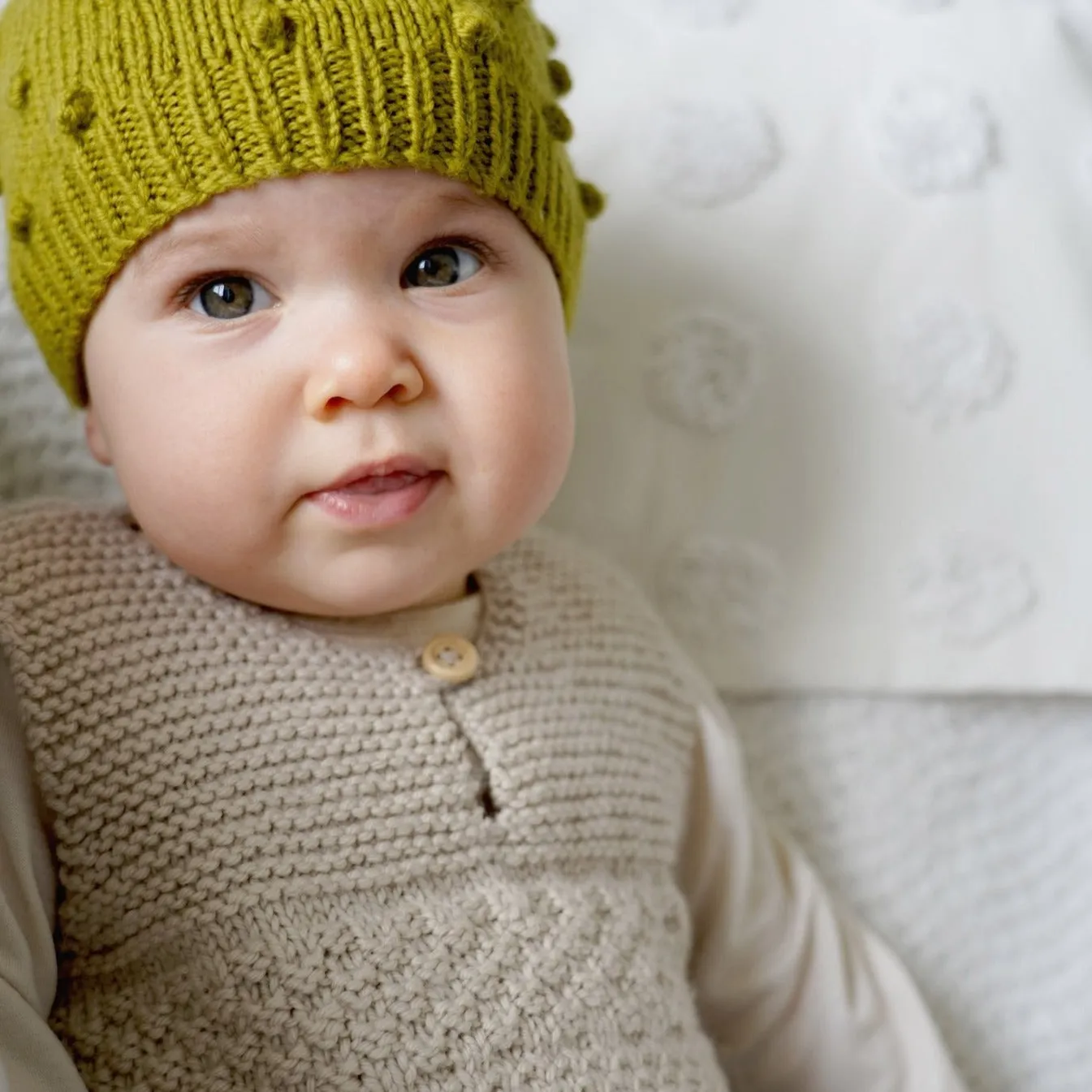 Phoenix Vest & Hat Knitting Pattern - 8Ply (BC96)
